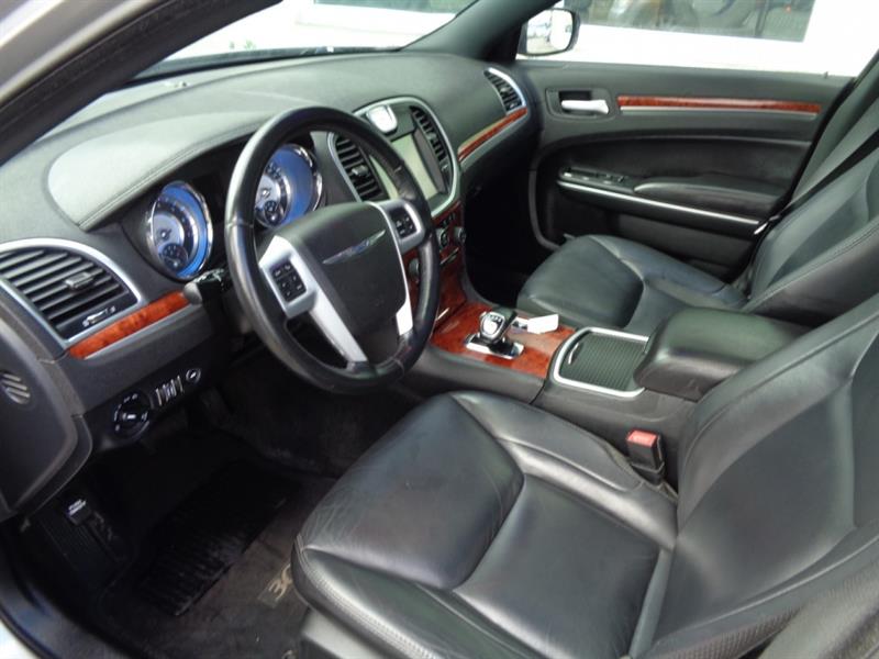 Chrysler 300 6