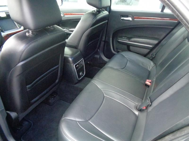 Chrysler 300 7