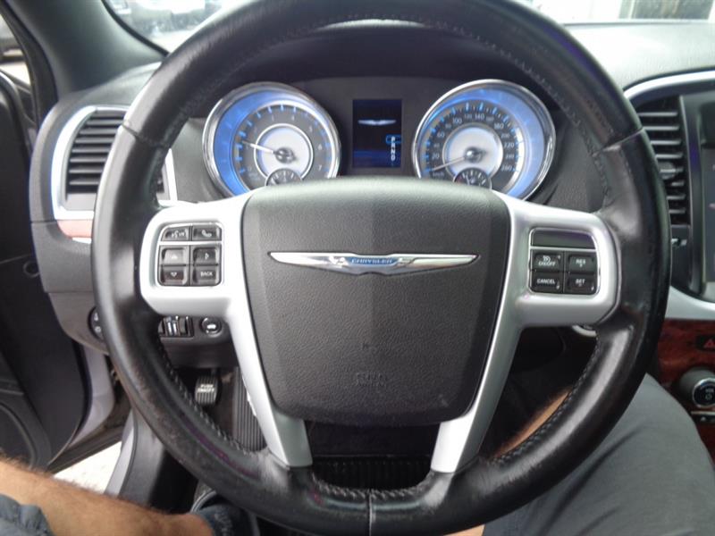 Chrysler 300 10