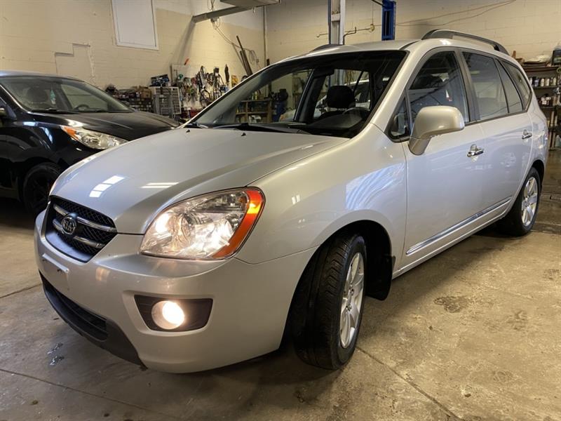 2009 Kia Rondo