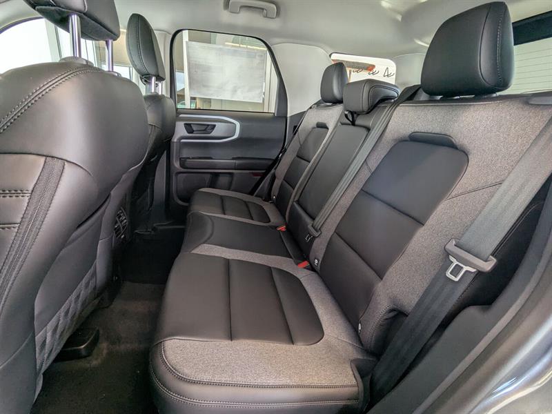 Ford Bronco 24