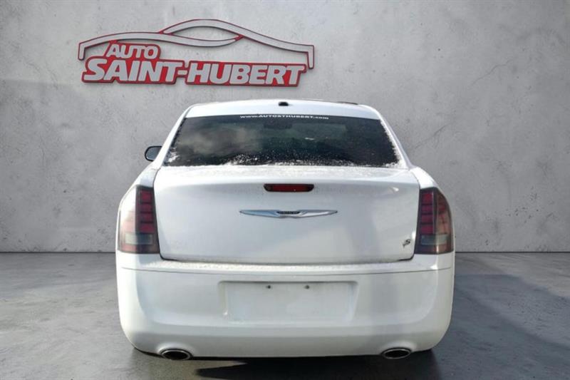 Chrysler 300 6