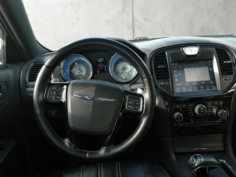 Chrysler 300 11